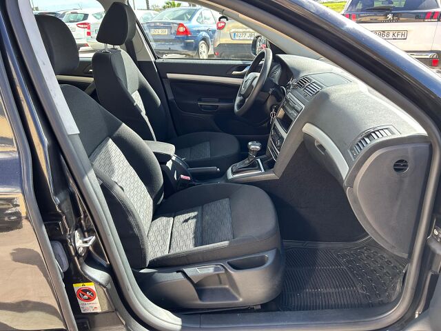 SKODA OCTAVIA AMBIENTE ESTATE 1.6 TDI AUTO SPANISH LHD IN SPAIN 80000 MILES 2011